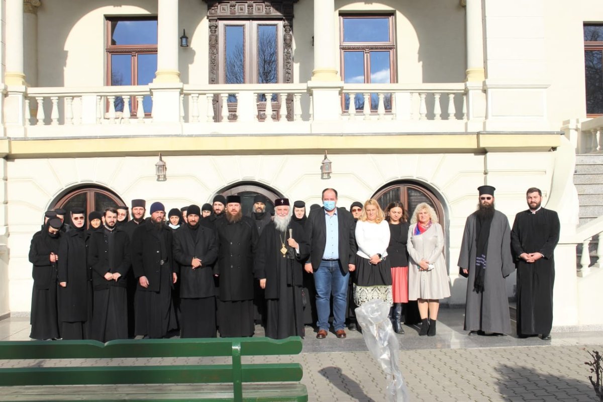 Prima promoţie de muzeografi la Craiova 197799