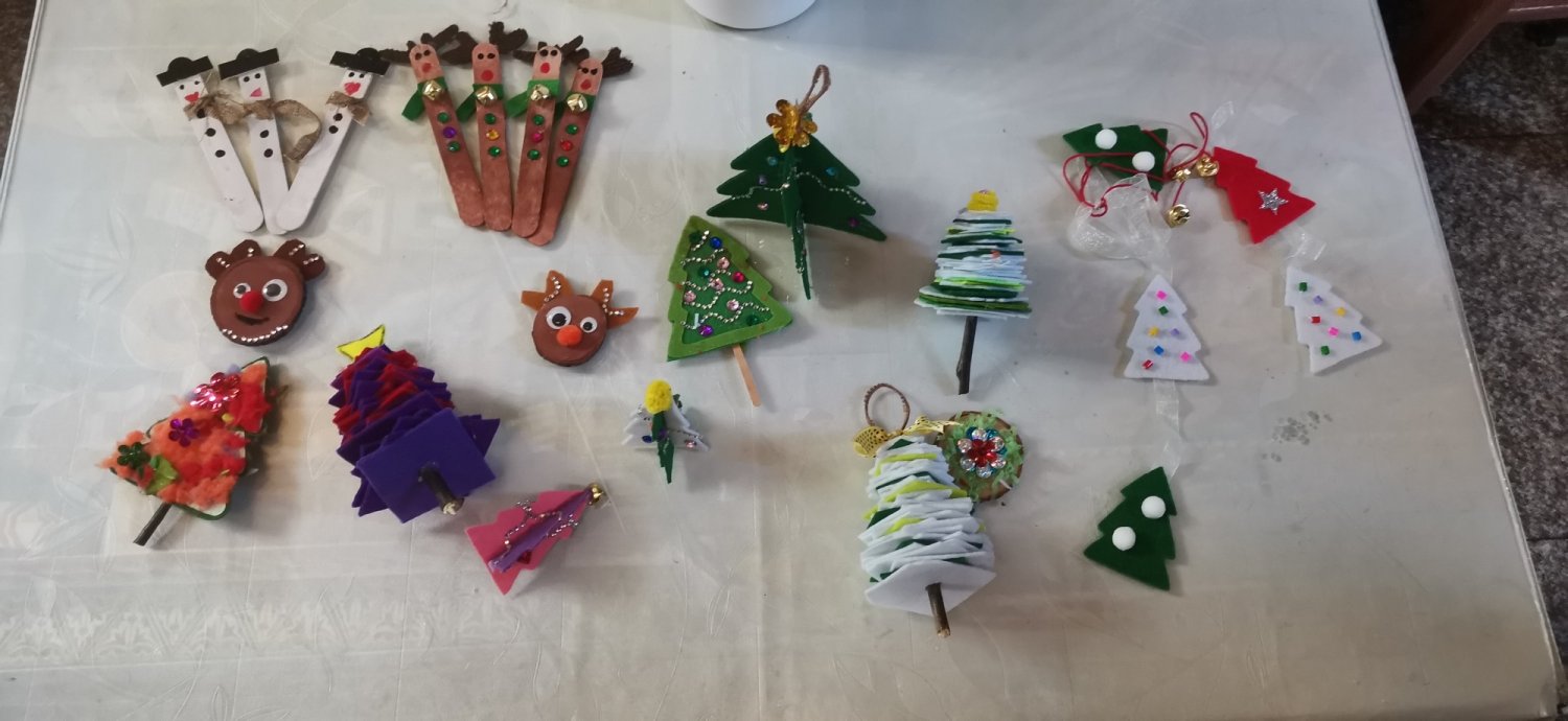 Târg de Crăciun, darul copiilor de la Biserica Huedin 197647