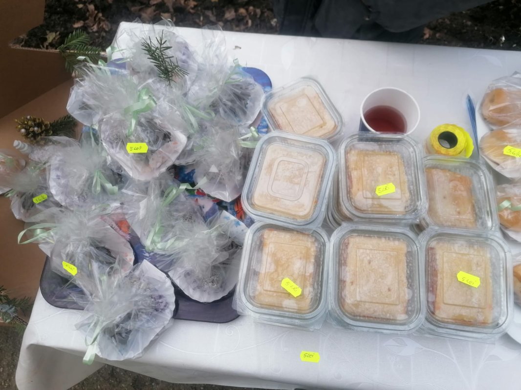 Târg de Crăciun, darul copiilor de la Biserica Huedin 197708