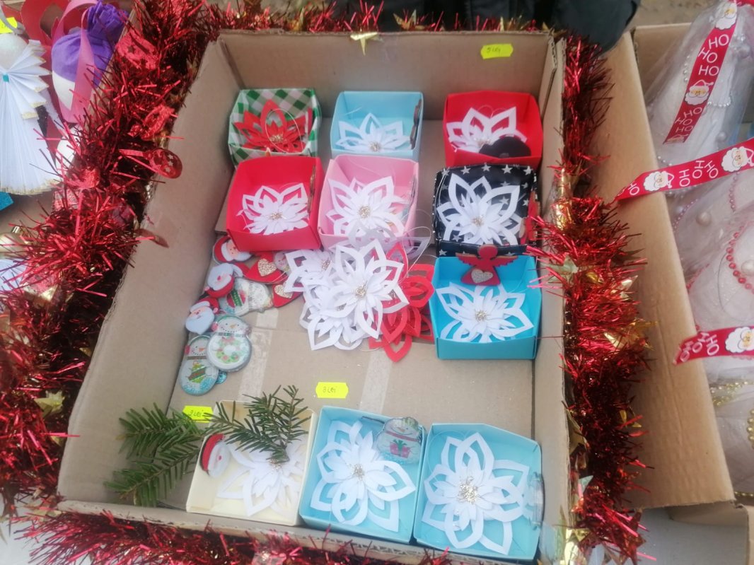 Târg de Crăciun, darul copiilor de la Biserica Huedin 197709