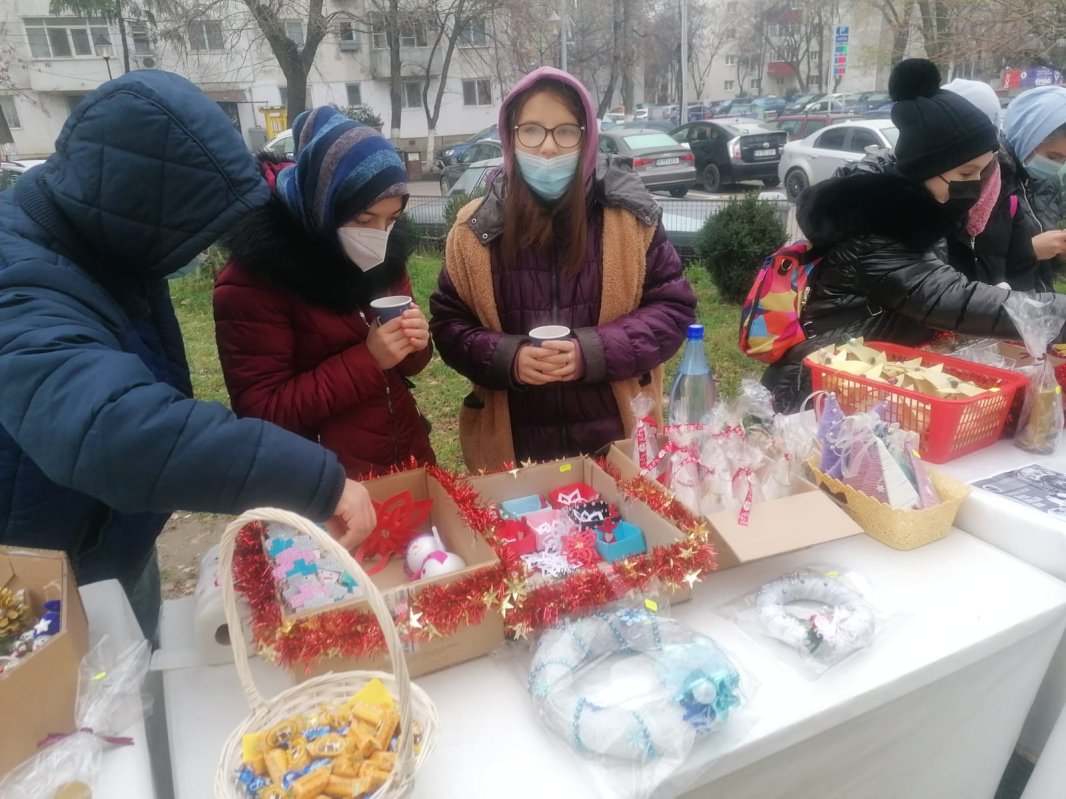 Târg de Crăciun, darul copiilor de la Biserica Huedin 197712