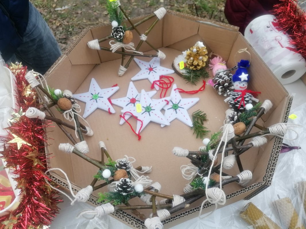 Târg de Crăciun, darul copiilor de la Biserica Huedin 197713