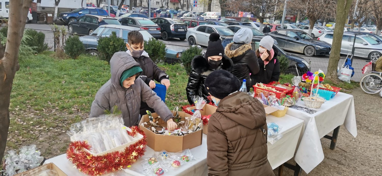 Târg de Crăciun, darul copiilor de la Biserica Huedin 197714