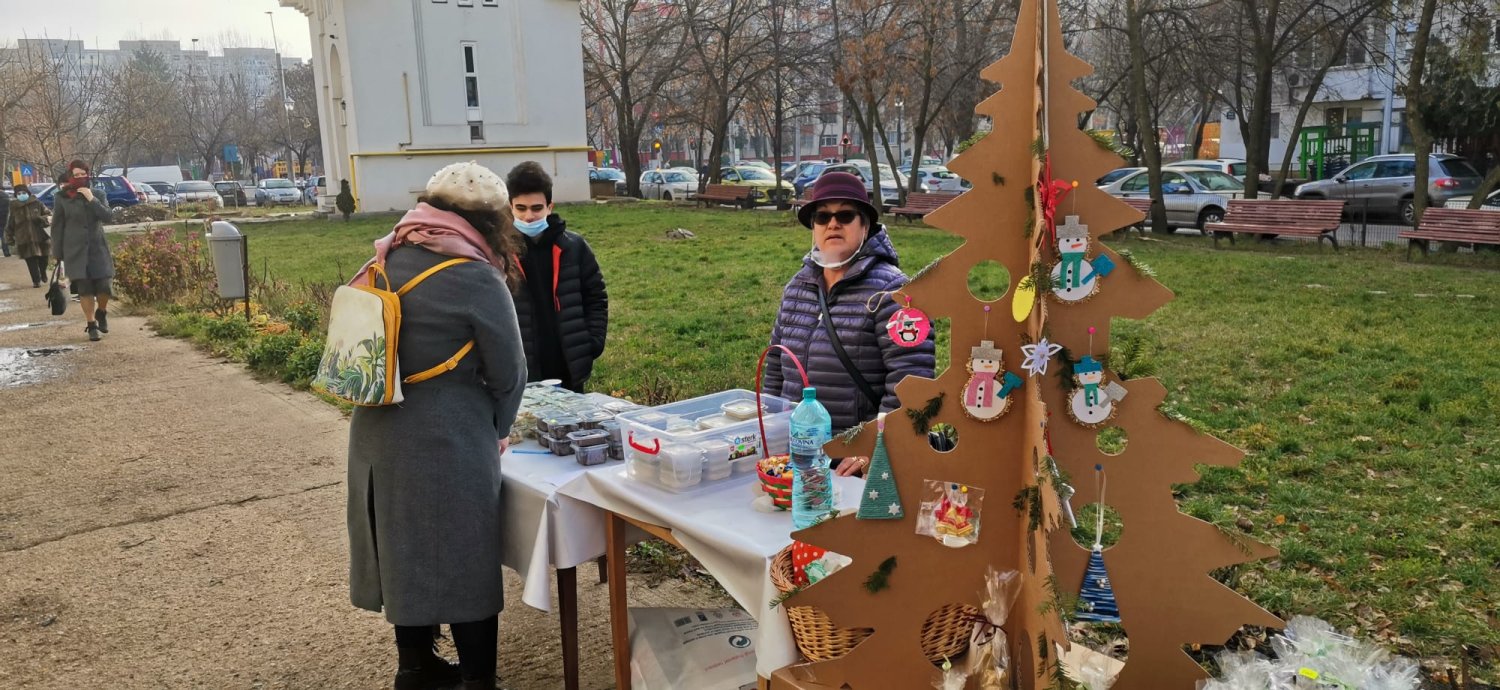 Târg de Crăciun, darul copiilor de la Biserica Huedin 197718