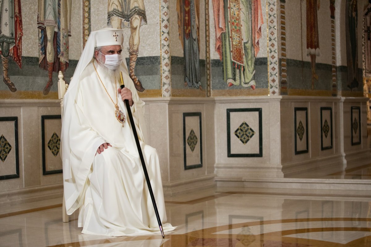 Tineri din județul Bacău și copii de la Asociația „Down Plus”, colindători la Reședința Patriarhală 198074