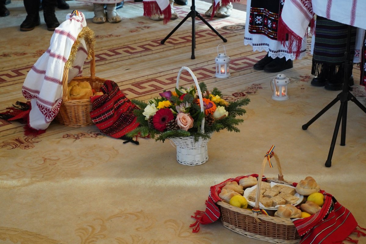 Colindători la Centrul eparhial al Arhiepiscopiei Dunării de Jos 198218