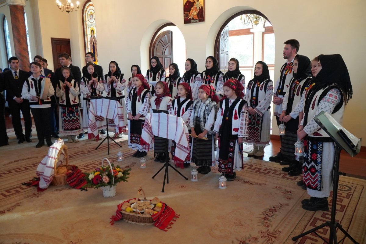 Colindători la Centrul eparhial al Arhiepiscopiei Dunării de Jos 198219