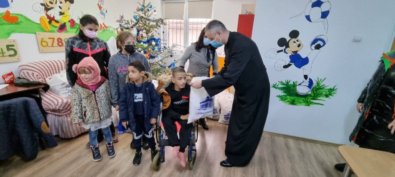 Daruri de 62 de mii de lei pentru centre sociale din județul Dâmbovița 198196