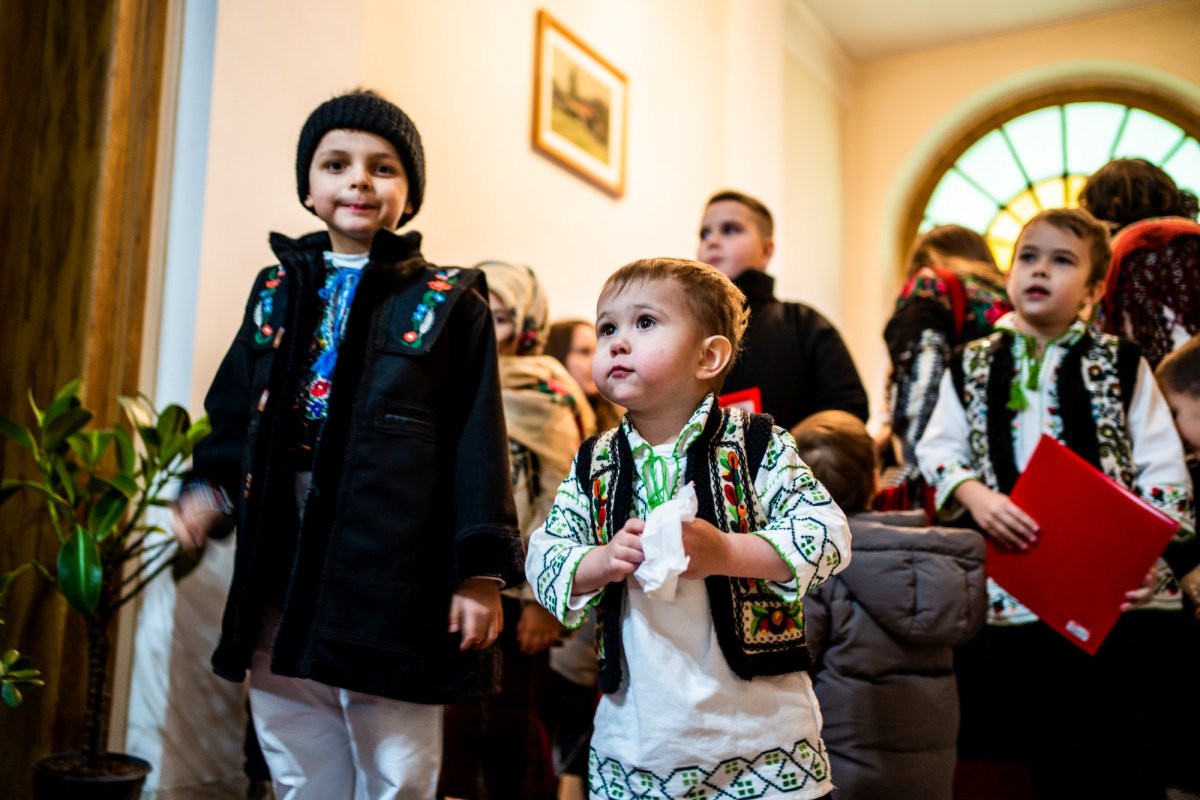 Ajunul praznicului Nașterii Domnului la Catedrala Arhiepiscopală din Suceava 198283
