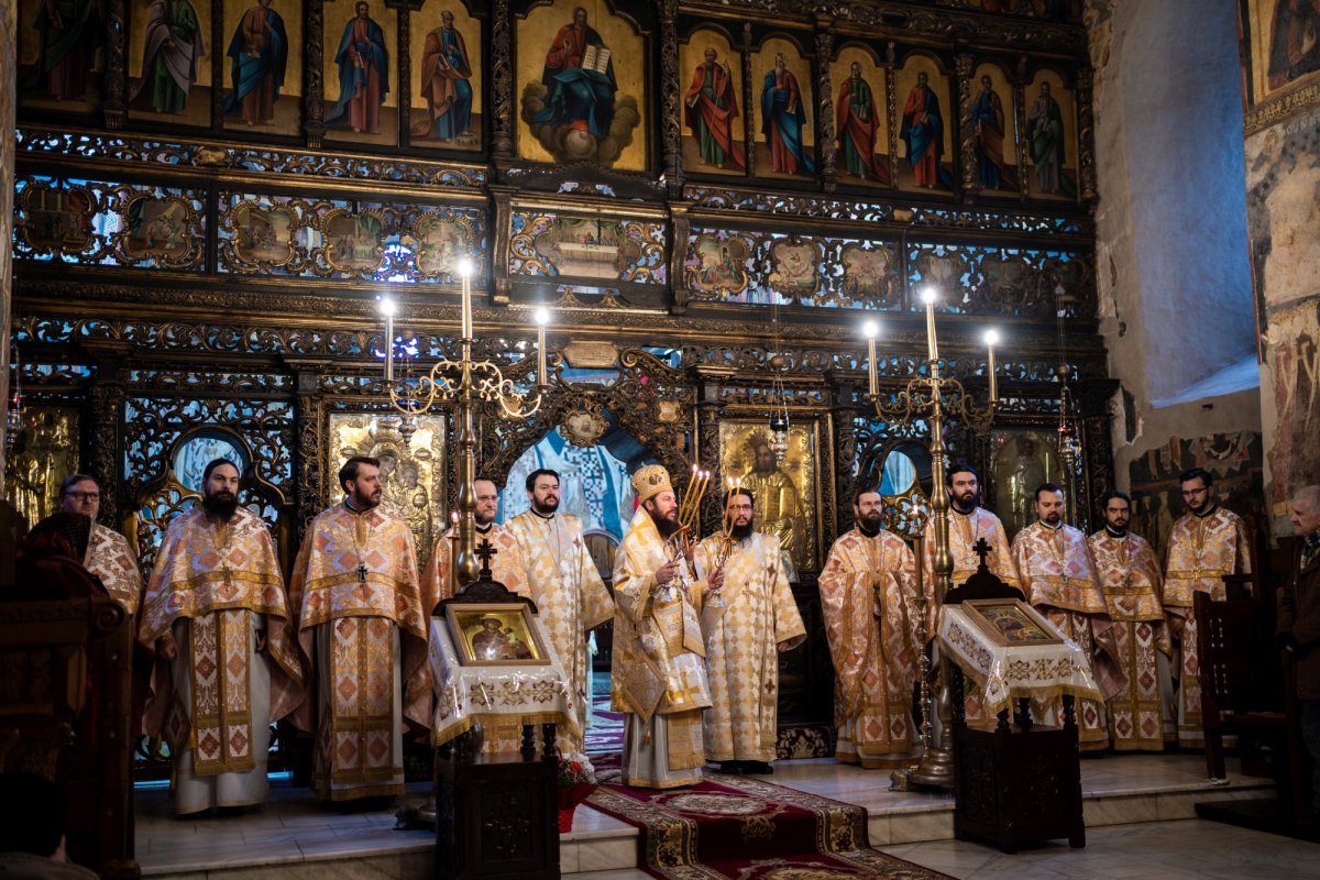 Ajunul praznicului Nașterii Domnului la Catedrala Arhiepiscopală din Suceava 198292