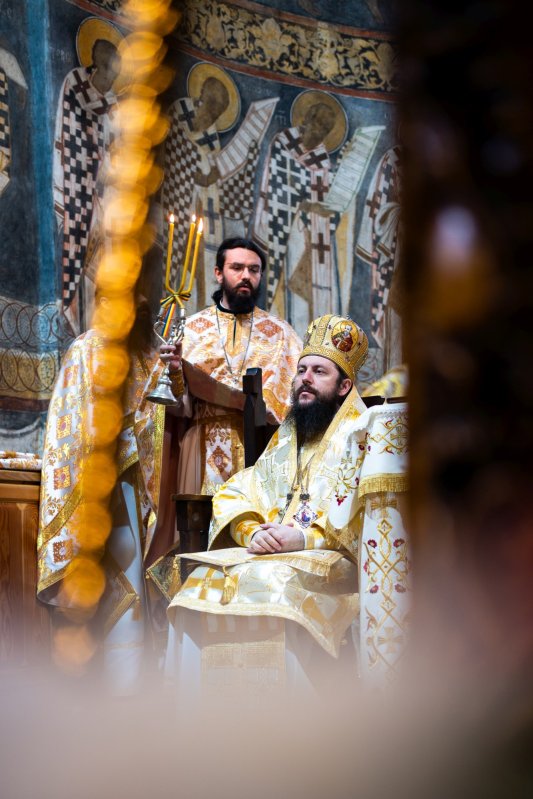 Ajunul praznicului Nașterii Domnului la Catedrala Arhiepiscopală din Suceava 198295