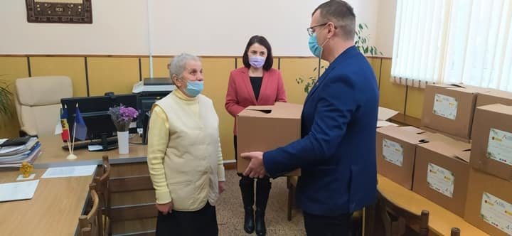 Daruri pentru Episcopia de Bălţi de la Asociaţia Investitorilor din România 198273