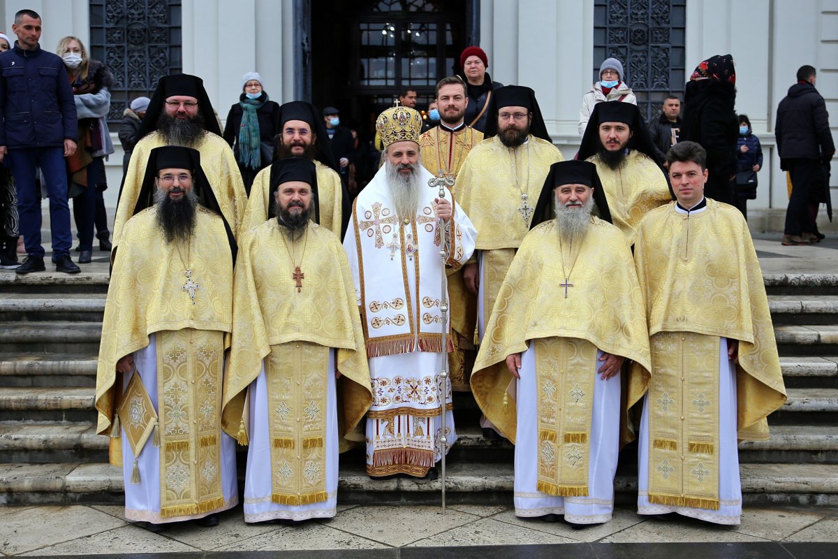 „În această perioadă să fie mai mult cer decât pământ în mintea și inima noastră” 198482