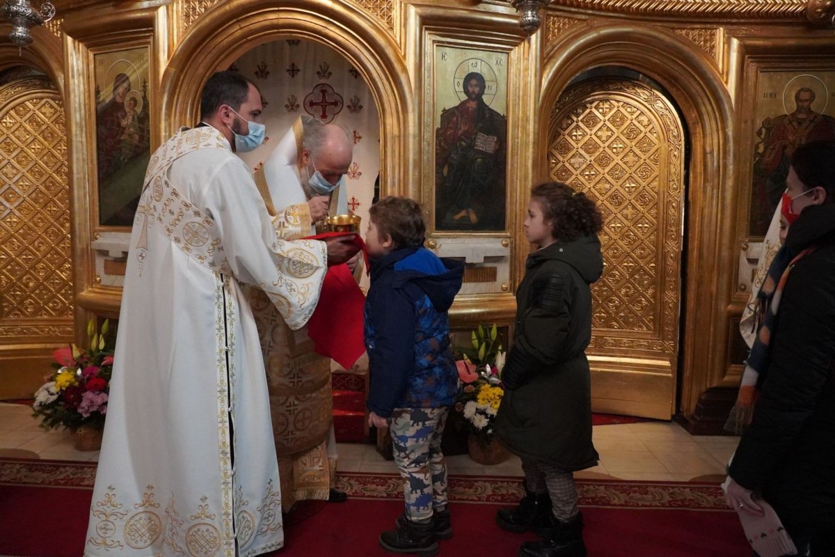 Prăznuire luminoasă a Crăciunului la Catedrala Arhiepiscopală din Galaţi 198514