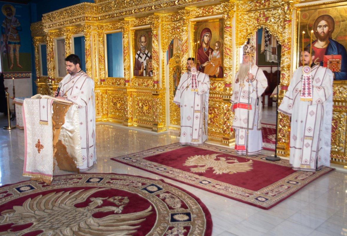 Praznicul Naşterii Domnului în catedralele eparhiale oltene 198765