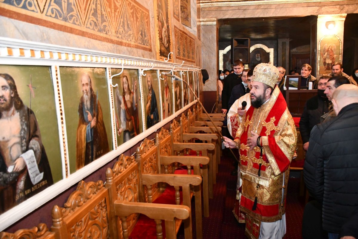 Binecuvântare arhierească pentru credincioșii din Topleț 198827