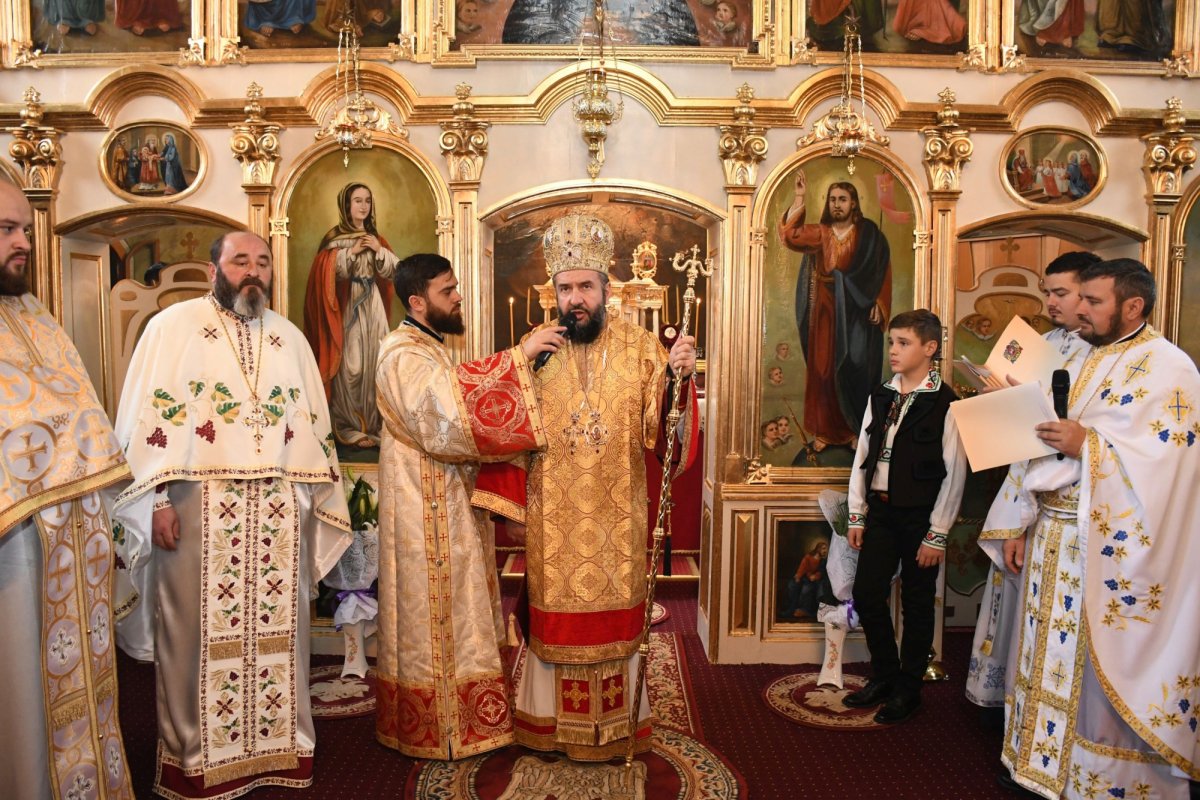 Binecuvântare arhierească pentru credincioșii din Topleț 198828