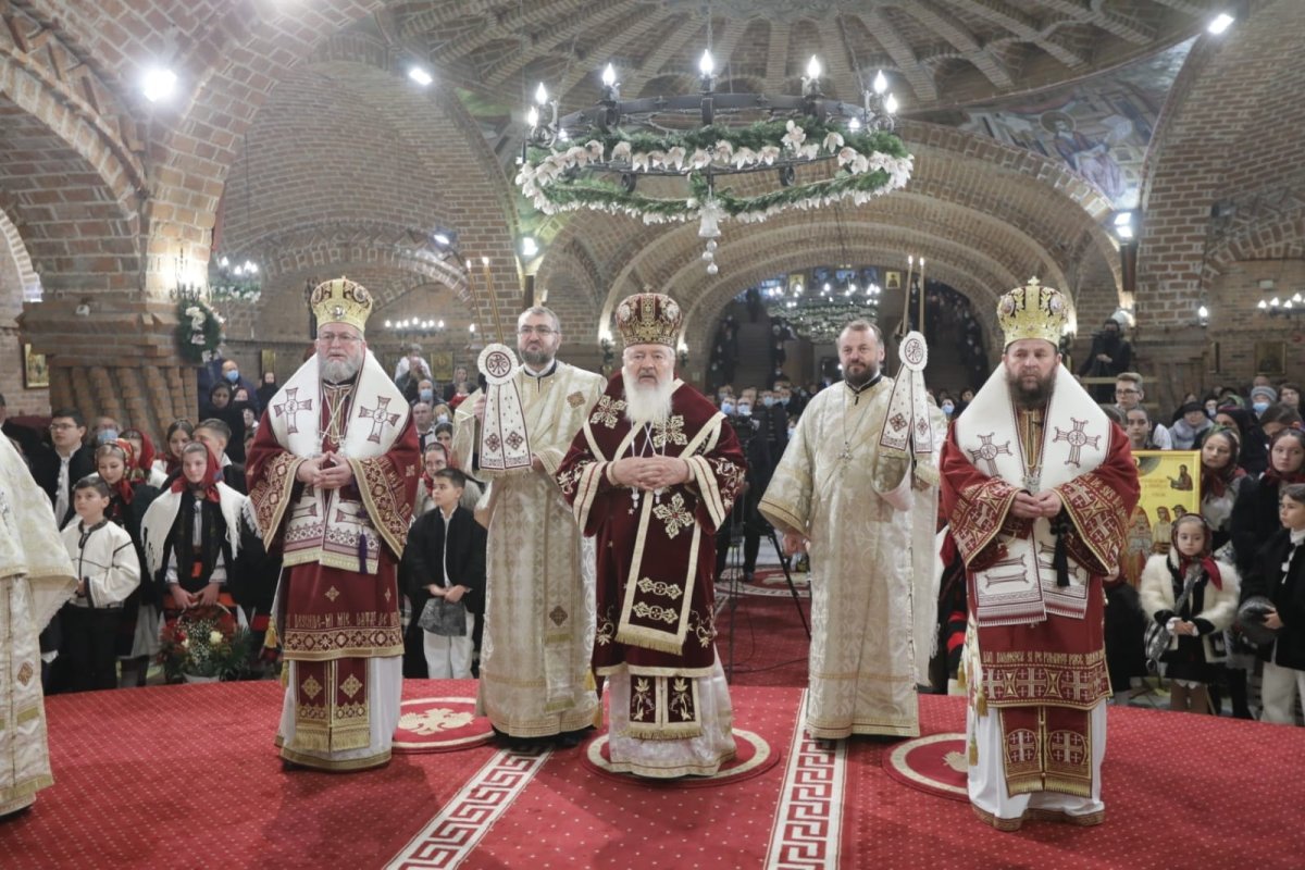 Sărbătoare în Episcopia Maramureșului și Sătmarului 198809