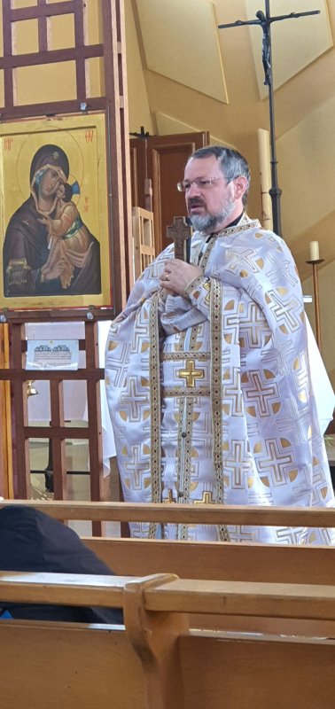 Specialist în telecomunicaţii şi preot în Lyon 198941