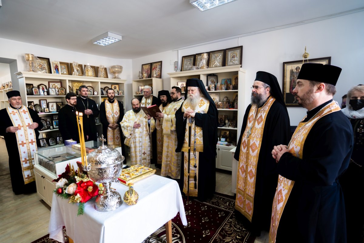 Magazin bisericesc „Arimateea - Bucurii pentru suflet” și la Gura Humorului 199098