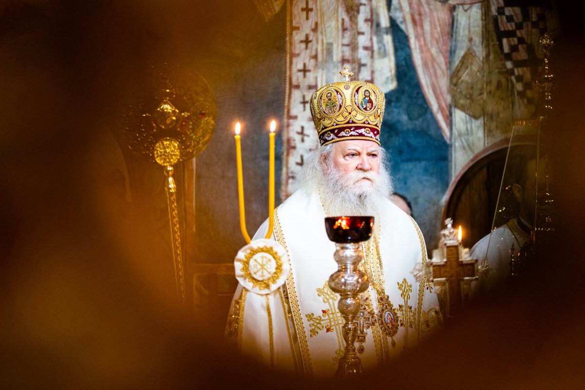 Binecuvântare arhierească la trecerea dintre ani la Catedrala Arhiepiscopală din Suceava 199351