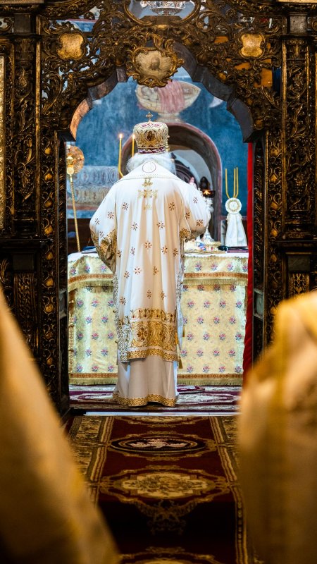 Binecuvântare arhierească la trecerea dintre ani la Catedrala Arhiepiscopală din Suceava 199357