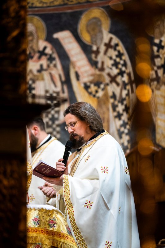 Binecuvântare arhierească la trecerea dintre ani la Catedrala Arhiepiscopală din Suceava 199358