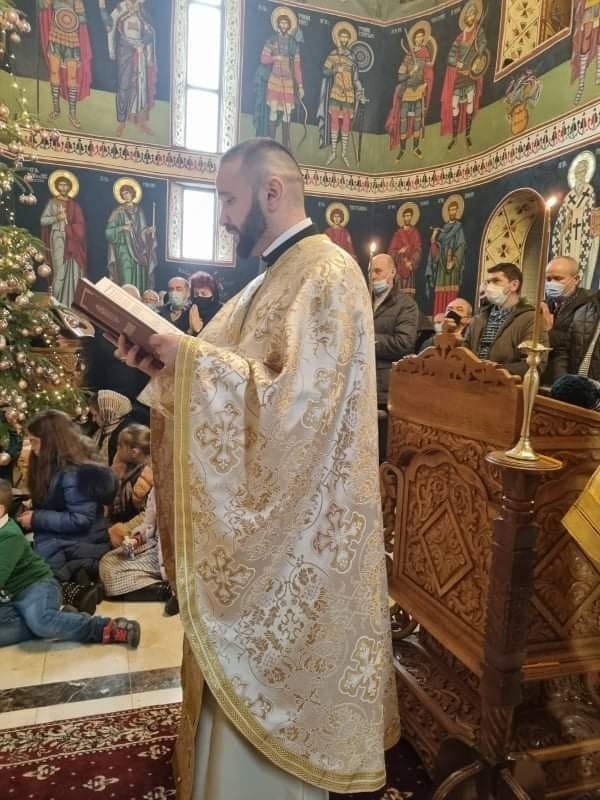 Binecuvântare pentru credincioşi la Parohia „Sfântul Mare Mucenic Gheorghe”, Bistriţa 199598