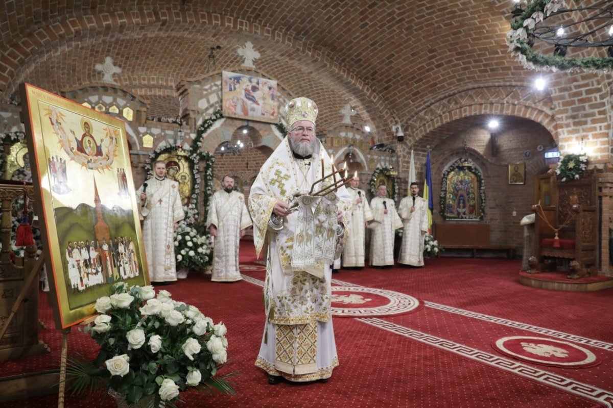 Catedrala din Baia Mare, plină de credincioşi la început de an 199661