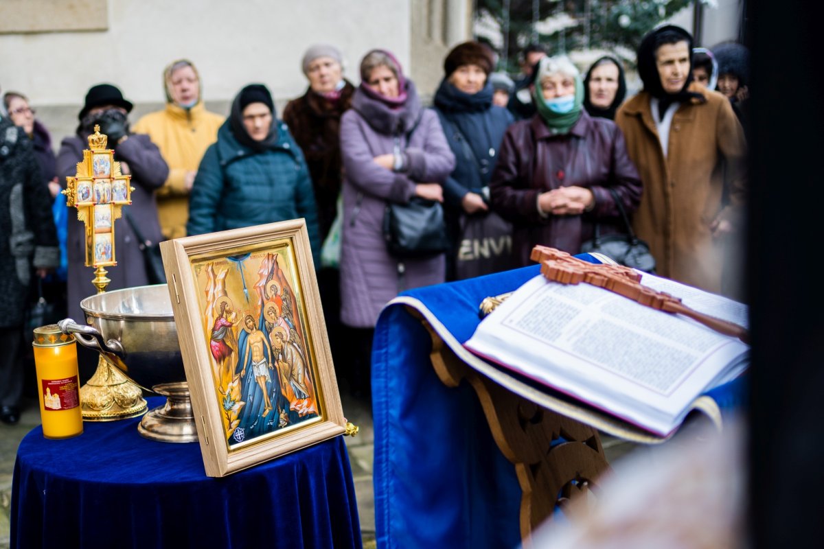 Ajunul sărbătorii Botezului Domnului la Catedrala Arhiepiscopală din Suceava 199878