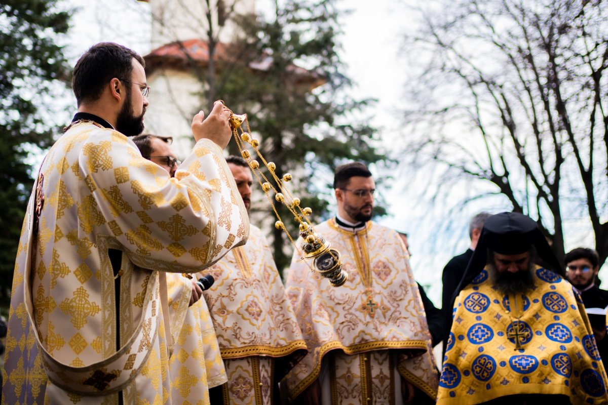 Ajunul sărbătorii Botezului Domnului la Catedrala Arhiepiscopală din Suceava 199879