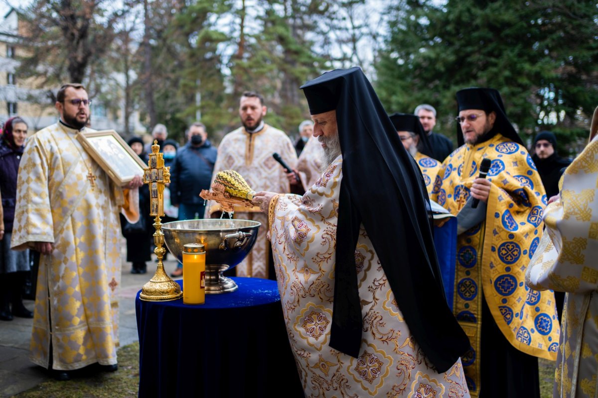 Ajunul sărbătorii Botezului Domnului la Catedrala Arhiepiscopală din Suceava 199886