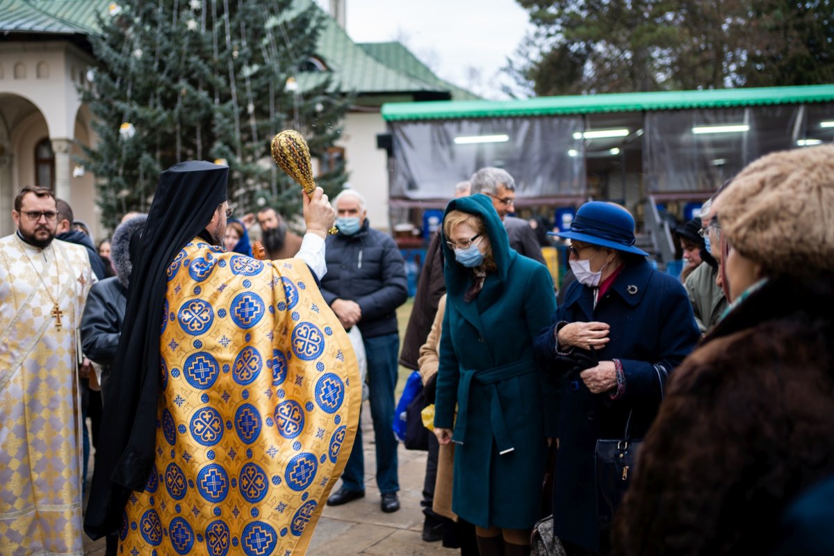 Ajunul sărbătorii Botezului Domnului la Catedrala Arhiepiscopală din Suceava 199887
