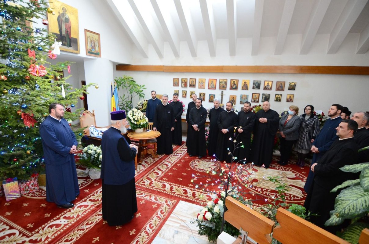 Moment aniversar pentru chiriarhul Eparhiei Târgoviștei 199872