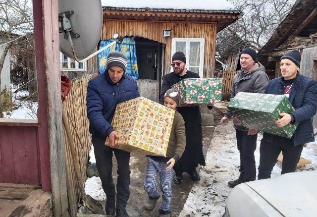 Daruri pentru copii din România de la o parohie românească din Germania 199829