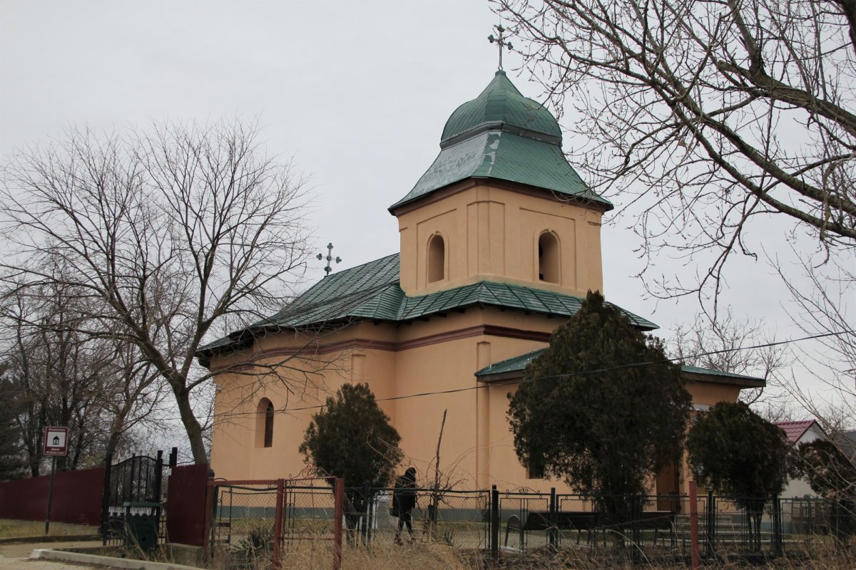 De şapte decenii în strana bisericii din Luceni 199682