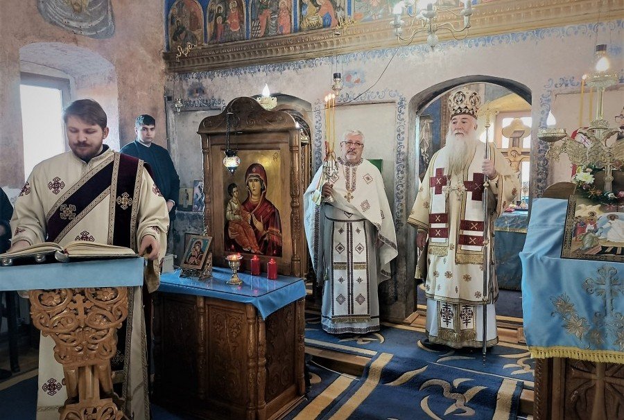 Îndemnuri duhovnicești pentru credincioșii mehedințeni la început de an 199830