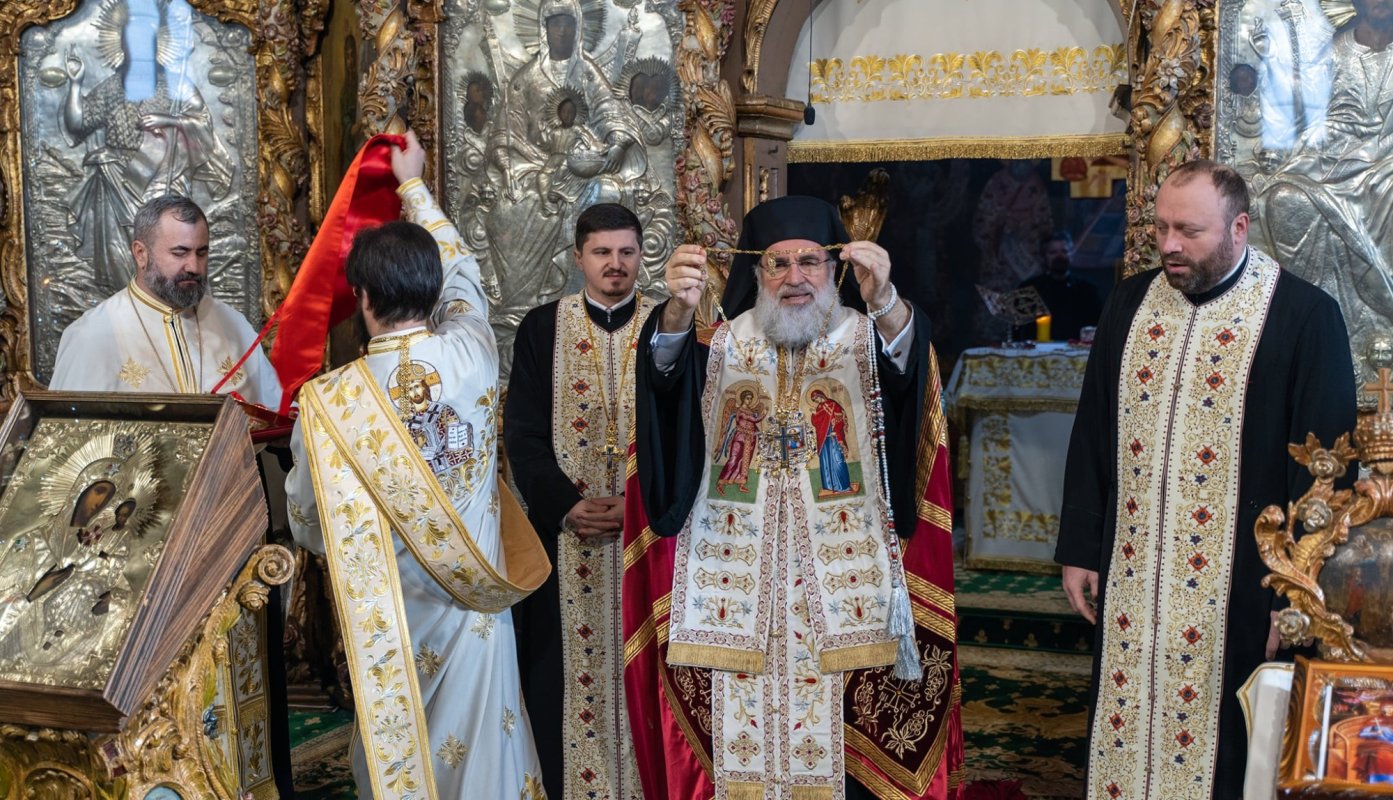 Moment aniversar în Arhiepiscopia Romanului și Bacăului 199760