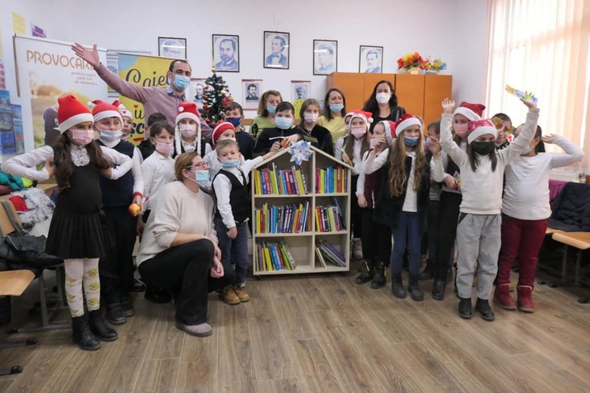 Elevii şi profesorii vor minibiblioteci în sălile de clasă 199900