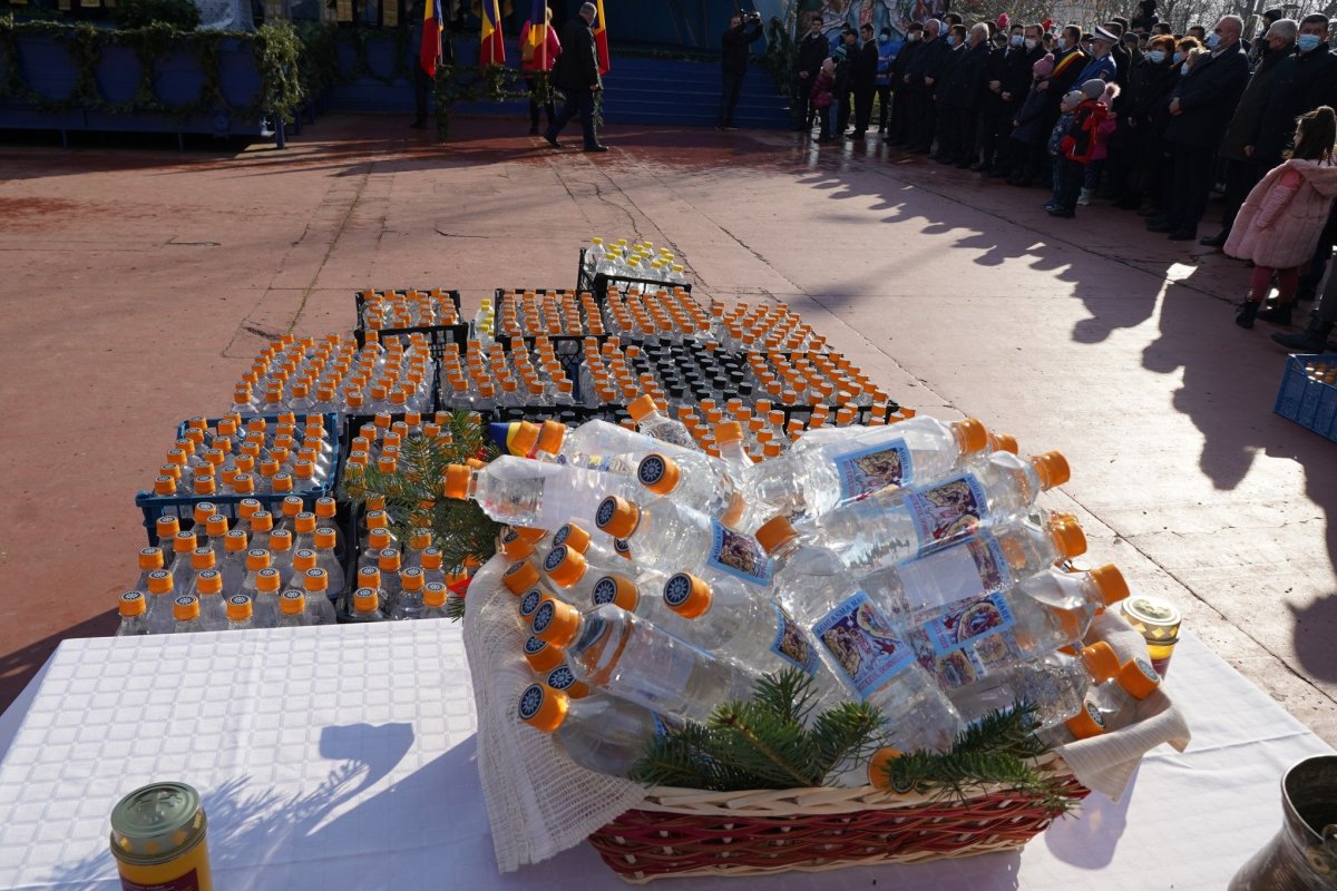 Praznicul Botezului Domnului în Arhiepiscopia Dunării de Jos 200132