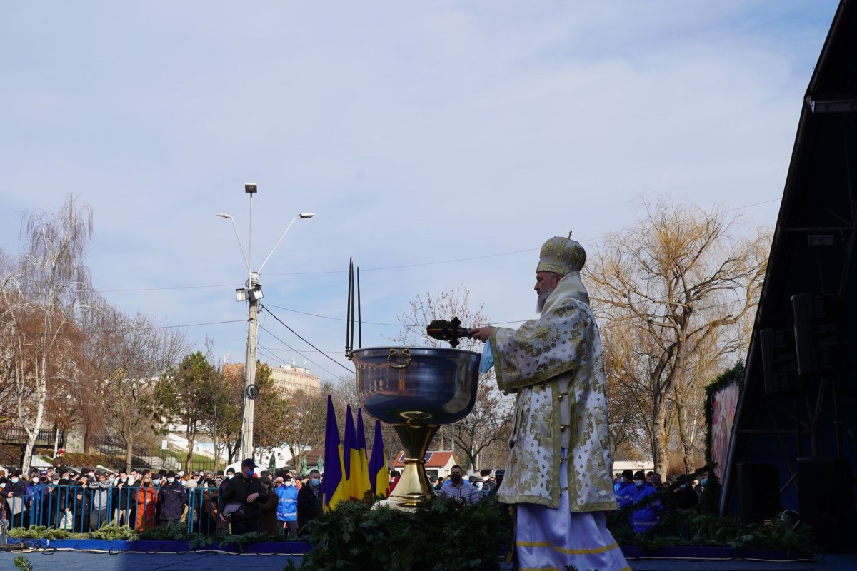 Praznicul Botezului Domnului în Arhiepiscopia Dunării de Jos 200133
