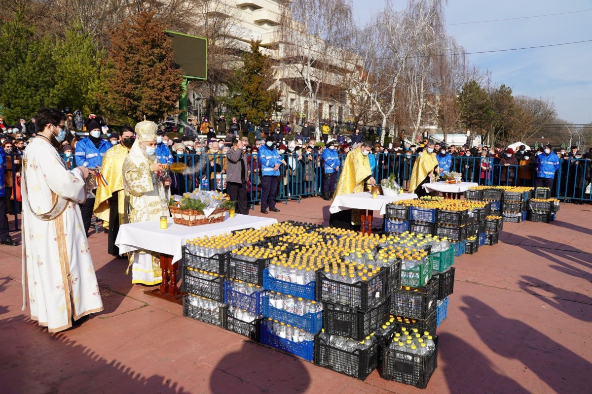 Praznicul Botezului Domnului în Arhiepiscopia Dunării de Jos 200134