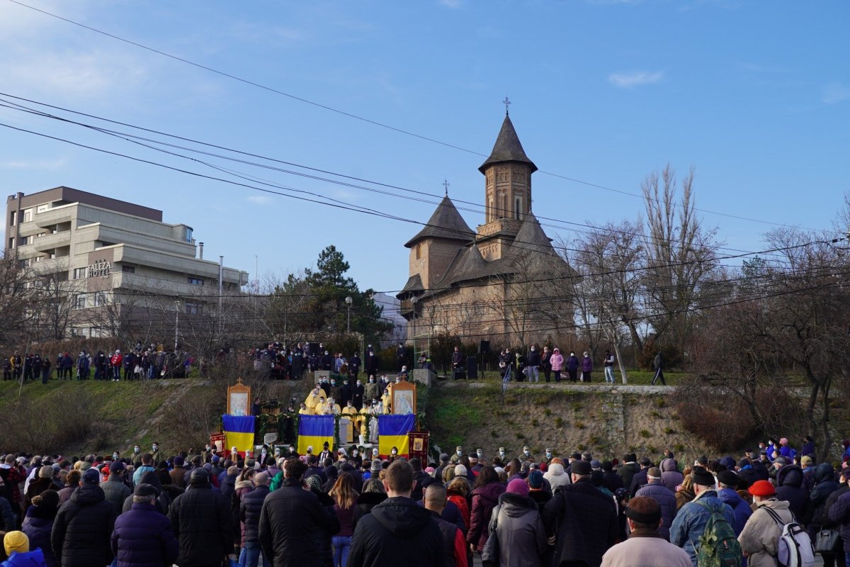 Praznicul Botezului Domnului în Arhiepiscopia Dunării de Jos 200139