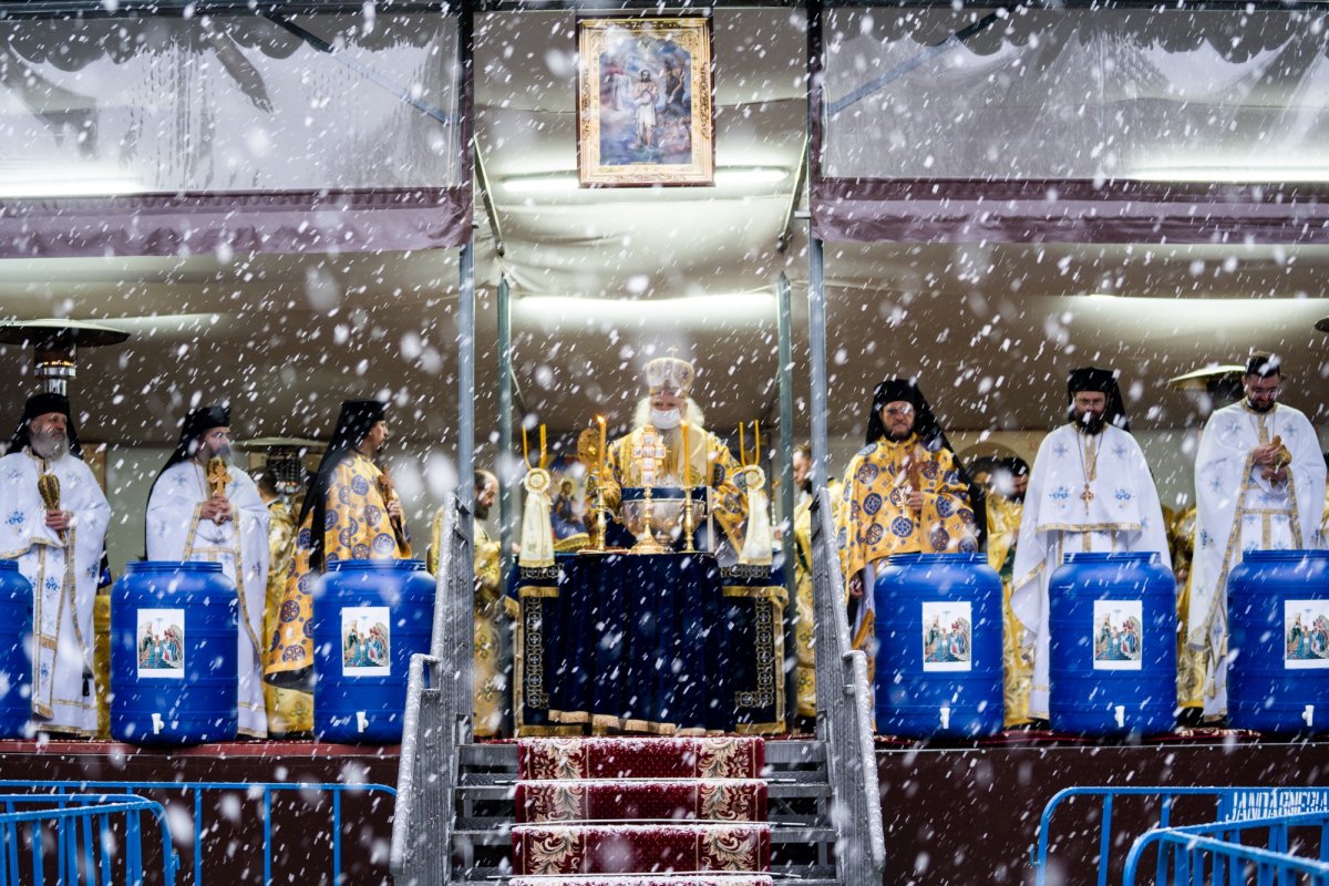 Praznicul Botezului Domnului la Catedrala Arhiepiscopală din Suceava 200150