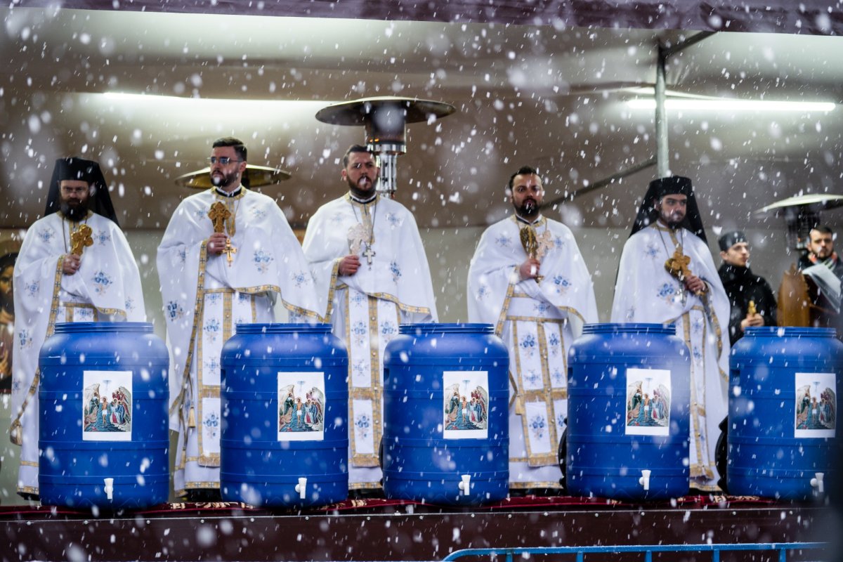 Praznicul Botezului Domnului la Catedrala Arhiepiscopală din Suceava 200154
