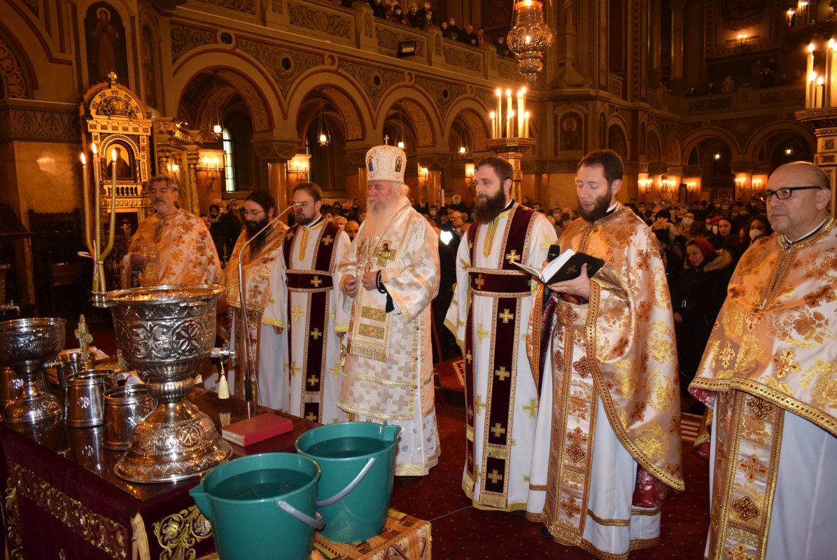 Slujba Aghesmei Mari pentru credincioșii din Timișoara 200127