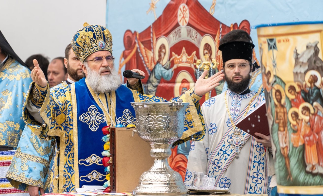 Sărbătoarea Bobotezei la Roman 200218