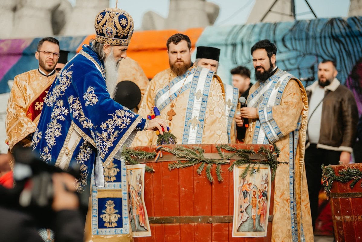 Sfințirea apei de Bobotează la Dunăre, în Muntenia și Dobrogea 200289