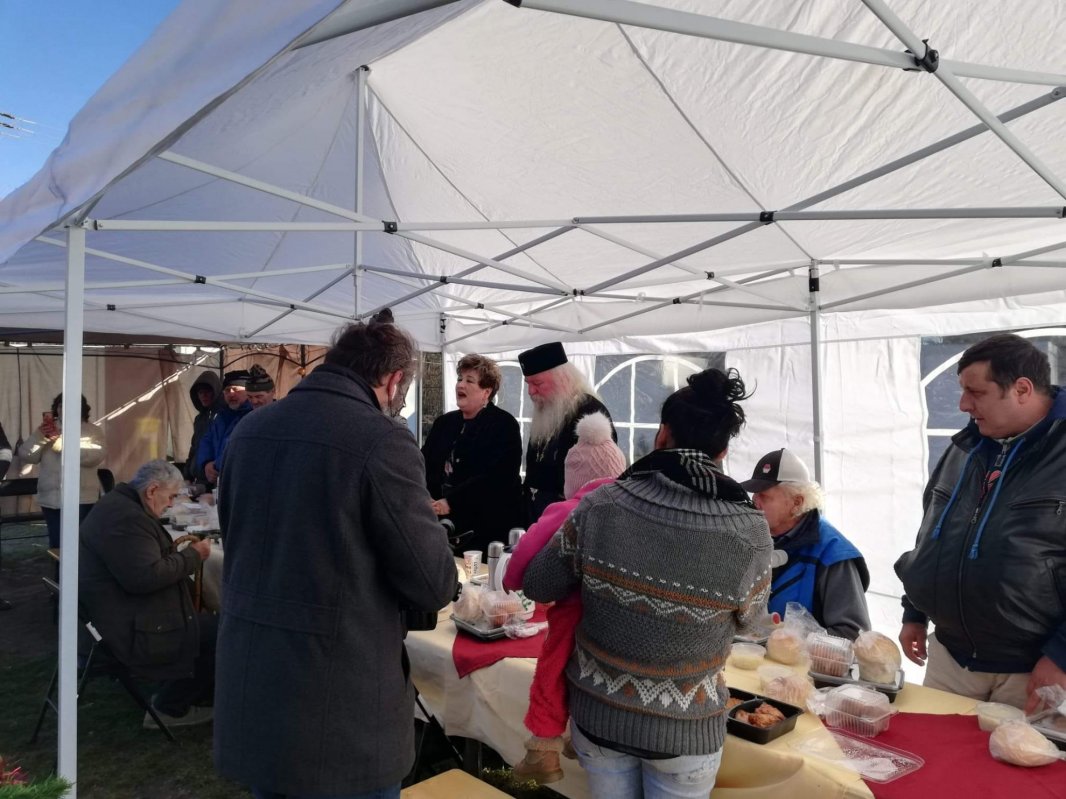 Mitropolitul Banatului și-a sărbătorit onomastica cu persoanele fără adăpost  200330