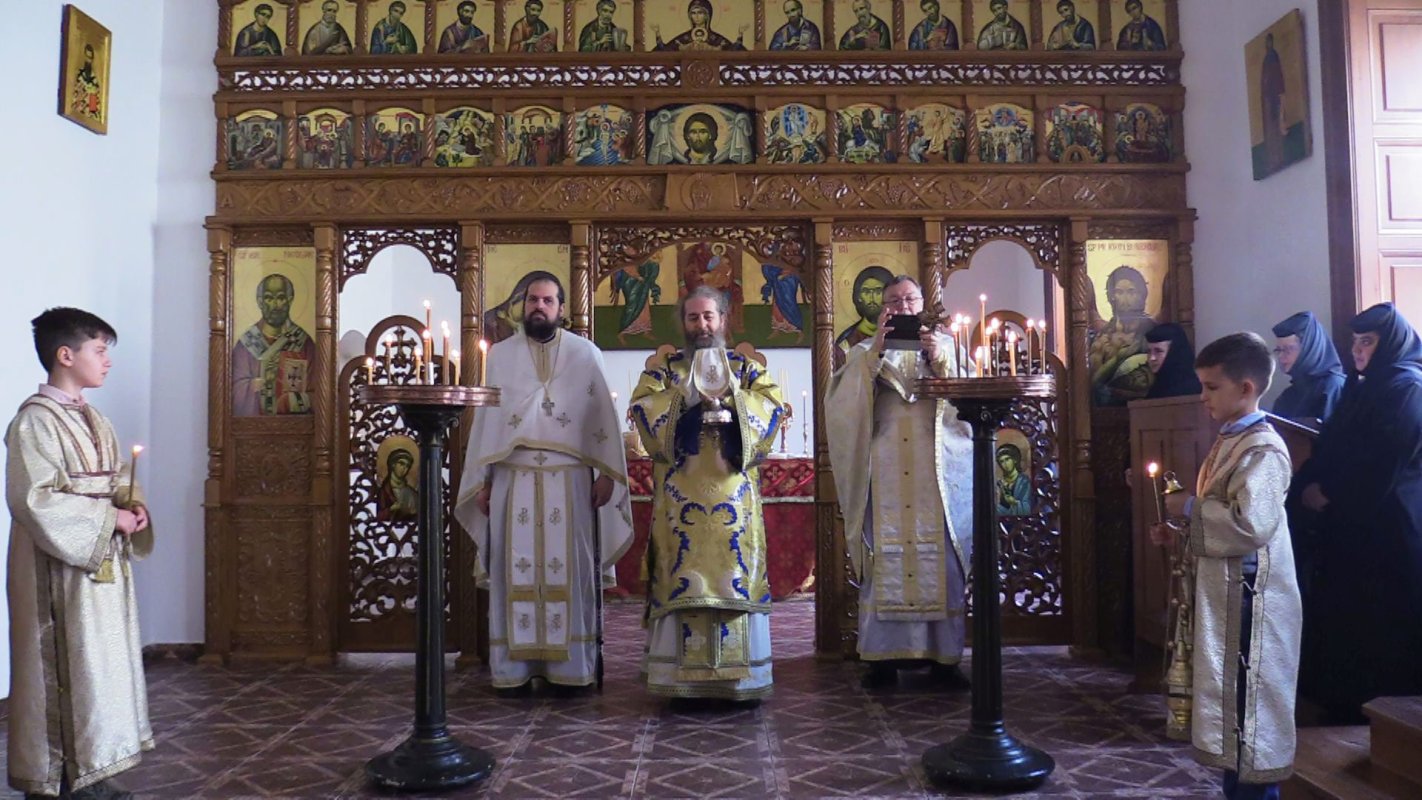 Hram la așezământul monahal românesc din Budapesta 200348